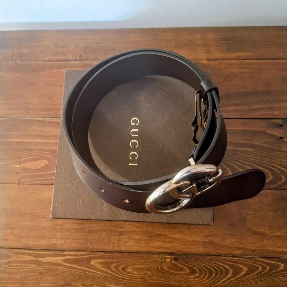 Gucci Black Belt with Silver GG Emblem - Picture 2 of 3